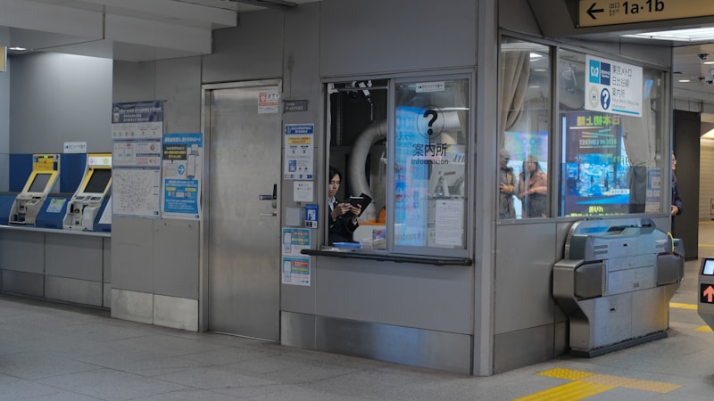 駅ナカで買い物だけしたい人へ｜改札内外の違い・おすすめ活用法をわかりやすく解説